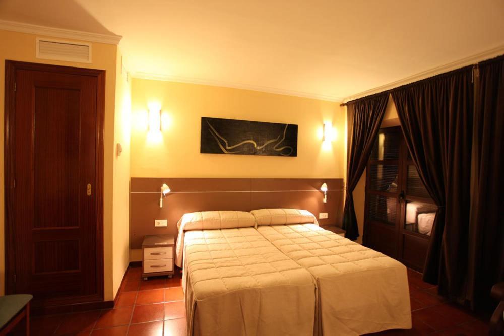 Hostal Zurbaran Llerena Exterior foto