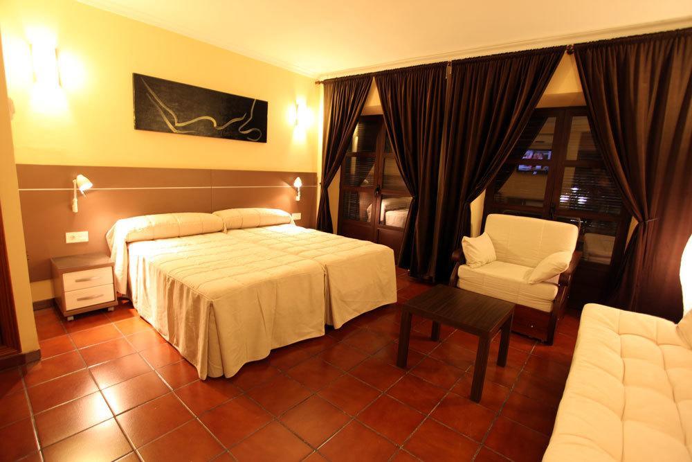 Hostal Zurbaran Llerena Exterior foto